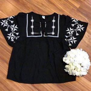 Black Boho Style Top White Embroidered Flowers XS